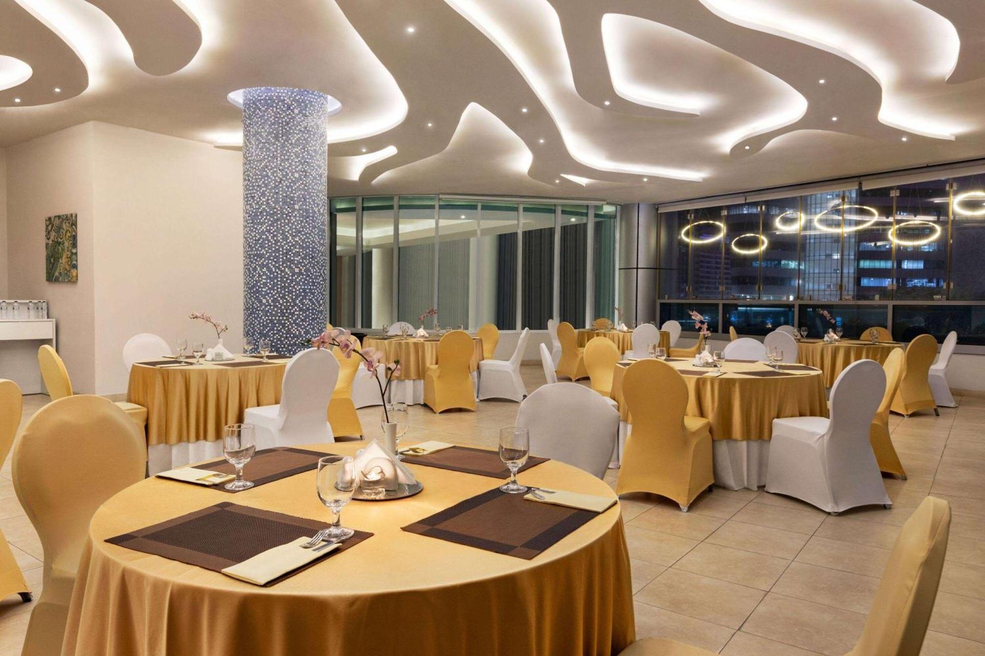 Ramada By Wyndham Dubai Barsha Heights Hotel Exterior photo